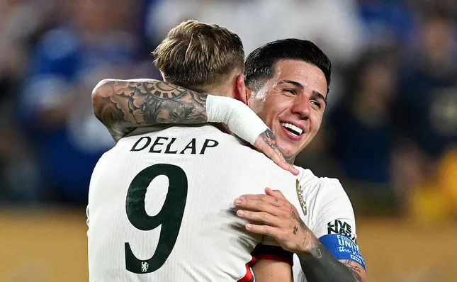 Chelsea thắng đậm nhưng vẫn mất ngôi đầu phút cuối ảnh 1