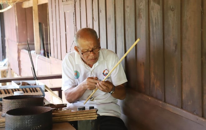 thoi-khen-lao-2.jpg