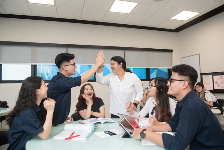 Sinh viên BUV tham gia các dự án thực tế cùng doanh nghiệp, trải nghiệm kỳ thực tập ngay từ năm đầu tiên.