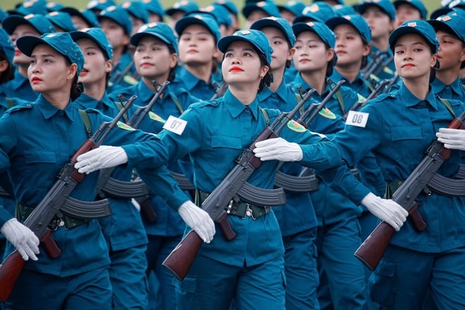 Hàng nghìn nữ chiến sĩ đổ mồ hôi trong buổi hợp luyện nhiệm vụ A80- Ảnh 10.
