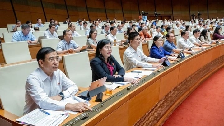 Quốc hội thông qua Luật Ngân sách mới, tăng thêm quyền cho Thủ tướng và địa phương.