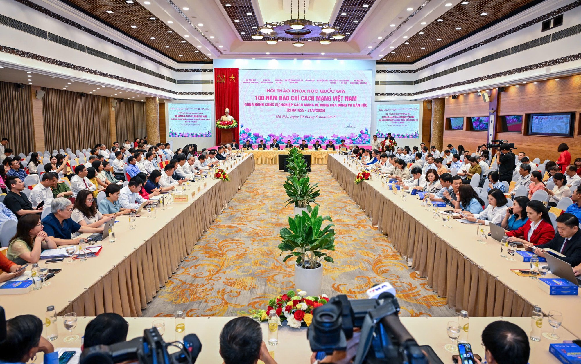 Quang cảnh diễn ra Hội thảo.