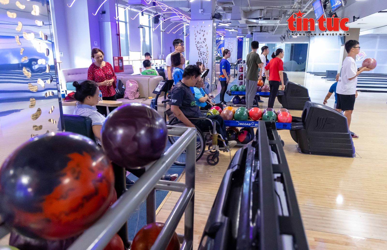 Câu lạc bộ Bowling dành cho người khuyết tật đầu tiên tại TP Hồ Chí Minh - Ảnh 1.