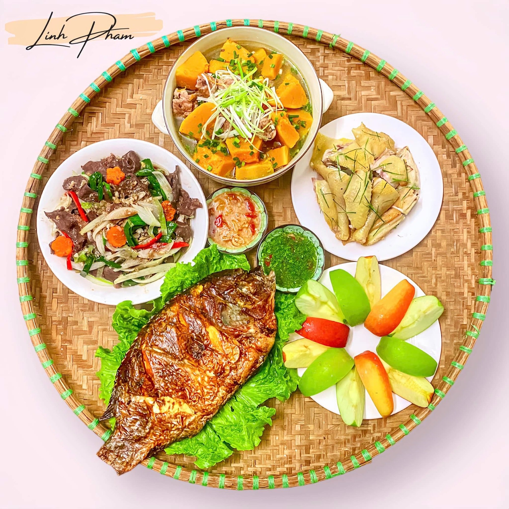 Cứ theo thực đơn này là cả tuần, không phải đầu bếp cũng có bữa cơm 'ngon lành cành đào'- Ảnh 1.