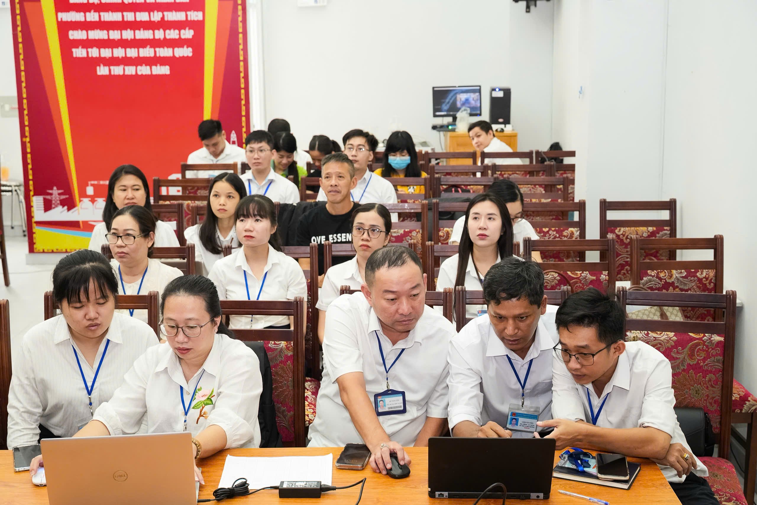 This morning, June 25, trial operation of 168 wards and communes of the new Ho Chi Minh City - Photo 1.