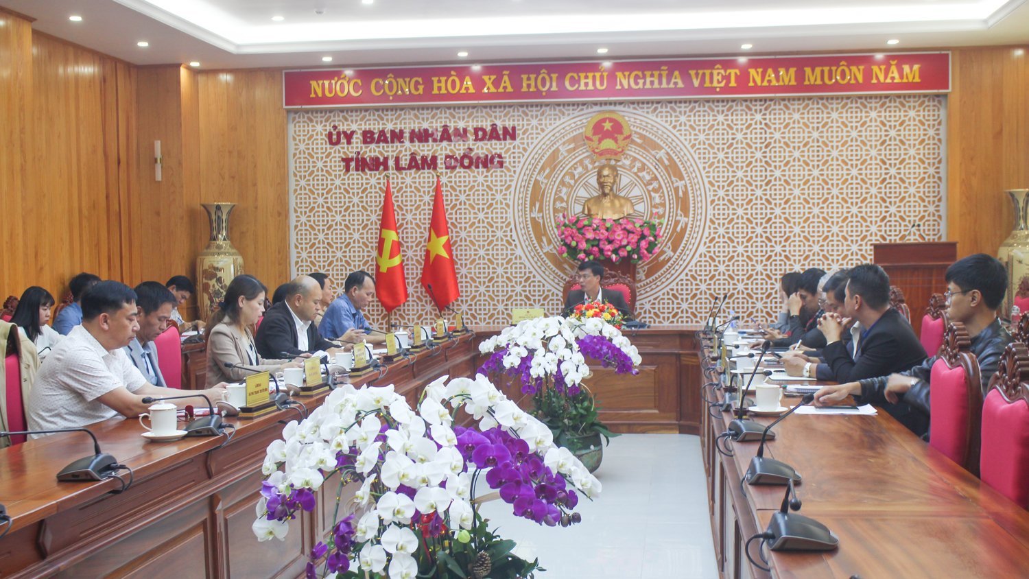 ទិដ្ឋភាព​ប្រជុំ