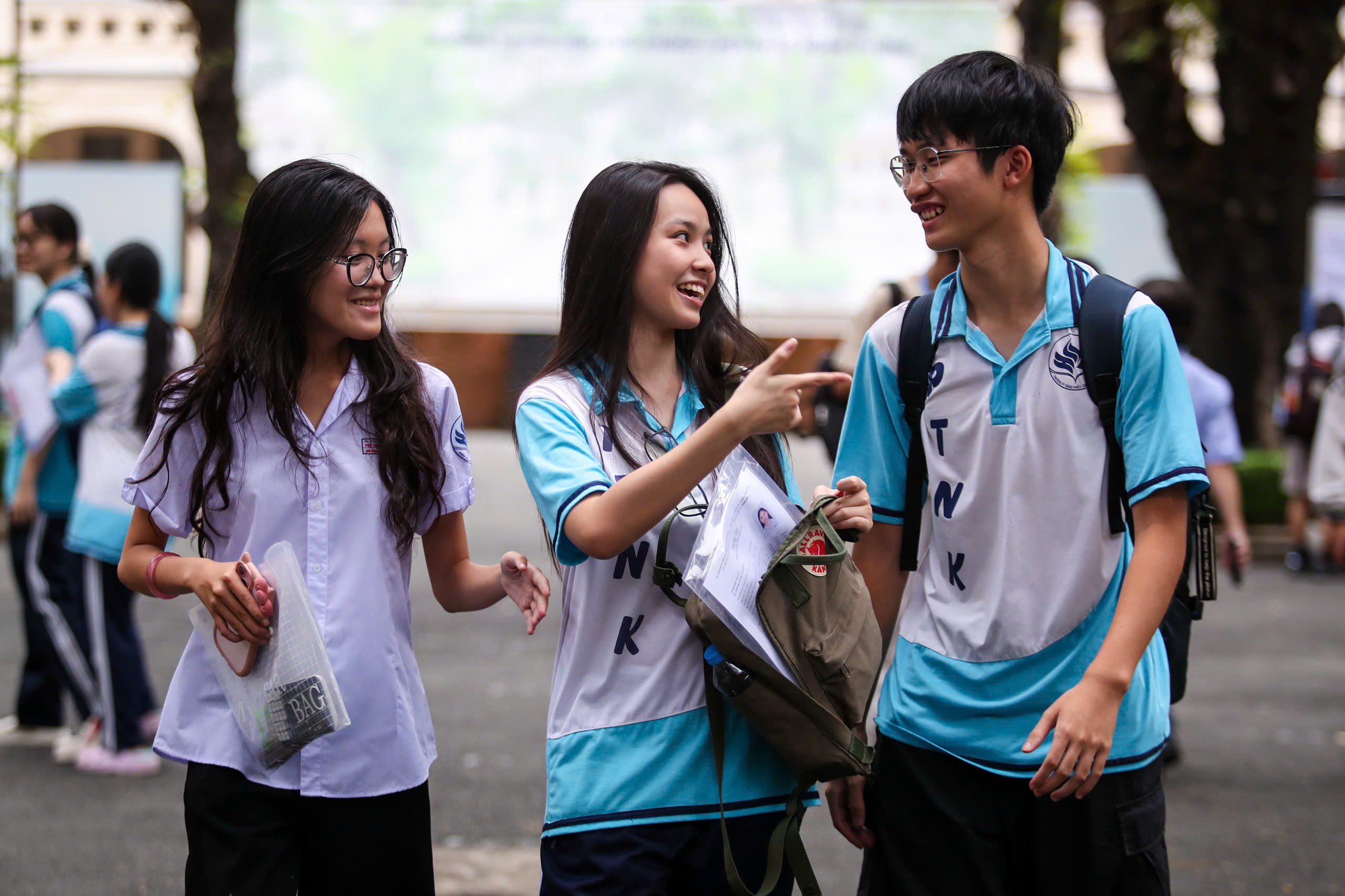 Hơn 1 triệu thí sinh bước vào 'kỳ thi tốt nghiệp THPT lịch sử' - Ảnh 4.