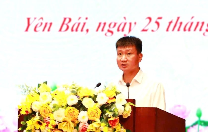 Bí thư Tỉnh ủy Yên Bái đánh giá cao sự sáng tạo, linh hoạt của các địa phương, thể hiện tinh thần chủ động, sát dân, vì dân. Ảnh: Đức Tuyển.