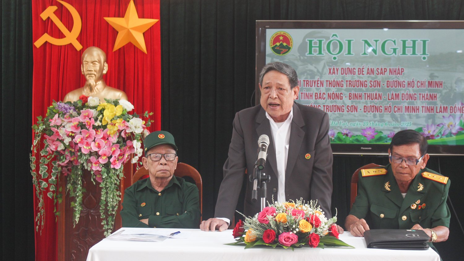 Ông Đinh Huy Thư - Chủ tịch Hội Truyền thống Trường Sơn - Đường Hồ Chí Minh tỉnh Lâm Đồng được tín nhiệm bầu làm Chủ tịch Hội