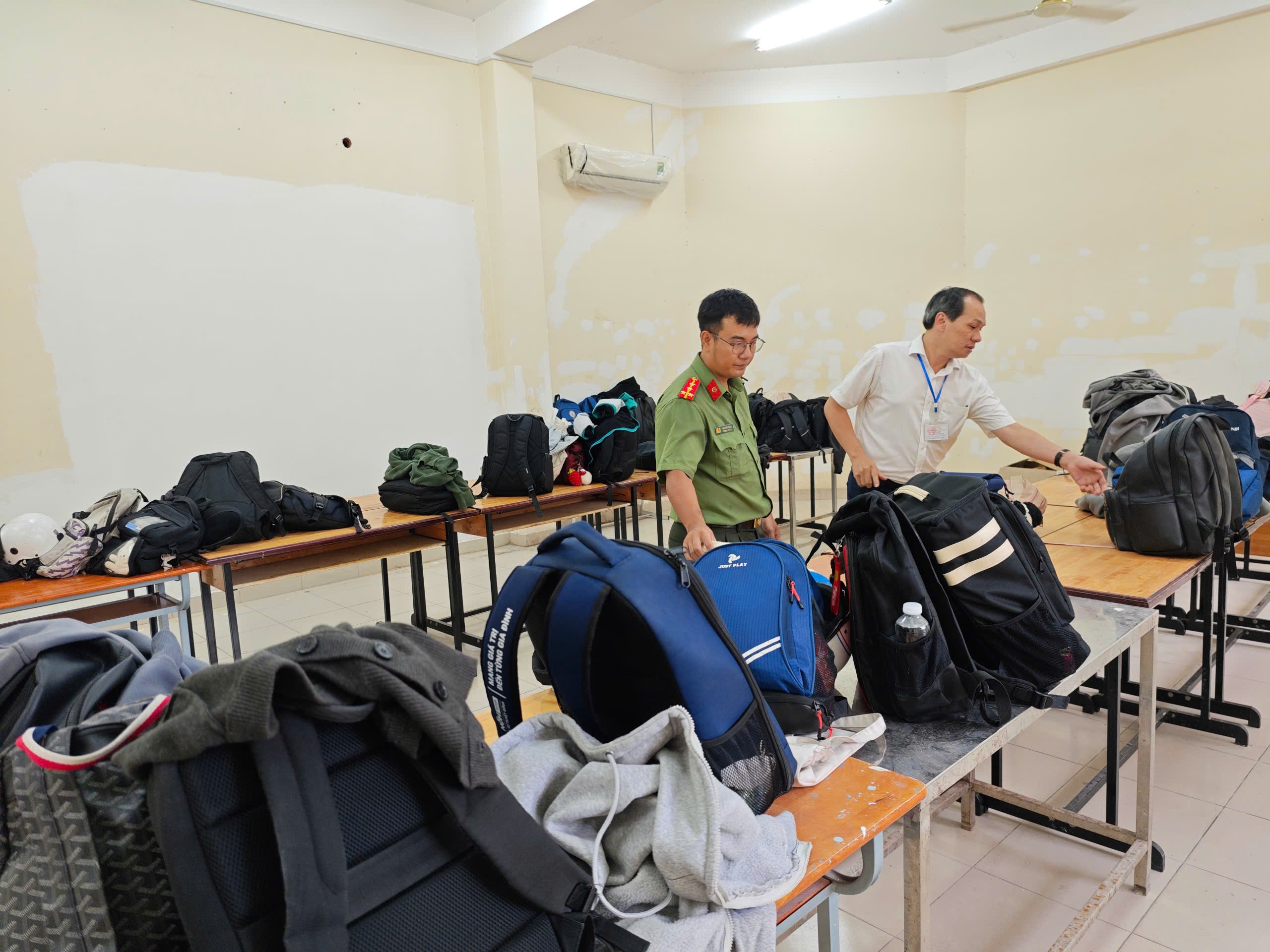 Hơn 1 triệu thí sinh bước vào 'kỳ thi tốt nghiệp THPT lịch sử' - Ảnh 14.
