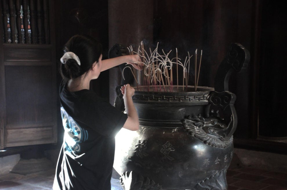“Cúng điểm” mùa thi tốt nghiệp THPT: Niềm tin gói ghém nỗi lo của sĩ tử - 2