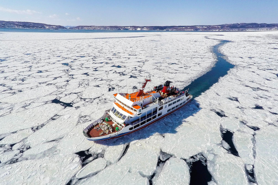 បទពិសោធន៍អ្នកបំបែកទឹកកក Hokkaido៖ ដំណើរកម្សាន្តទឹកកកប្លែកៗ