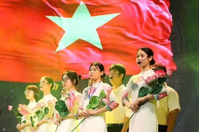 “Ánh sáng và niềm tin” – Bản hòa ca nghệ thuật chào mừng Đại hội Đảng bộ Bộ VHTTDL nhiệm kỳ 2025–2030 - Ảnh 2.