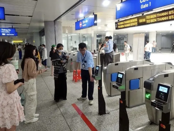 25 metro thu phí.jpg