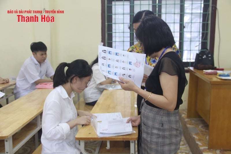 បេក្ខជន Thanh Hoa ជាង 41,000 នាក់បានបញ្ចប់នីតិវិធីក្នុងការប្រឡងសញ្ញាបត្រមធ្យមសិក្សាទុតិយភូមិ បេក្ខជនចំនួន 509 នាក់បានអវត្តមាន។