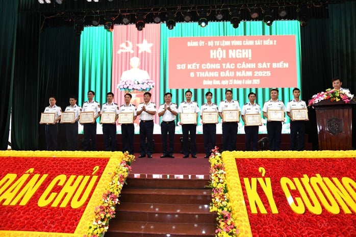  Xua đuổi hơn 500 lượt chiếc tàu nước ngoài xâm phạm chủ quyền vùng biển Việt Nam- Ảnh 3.