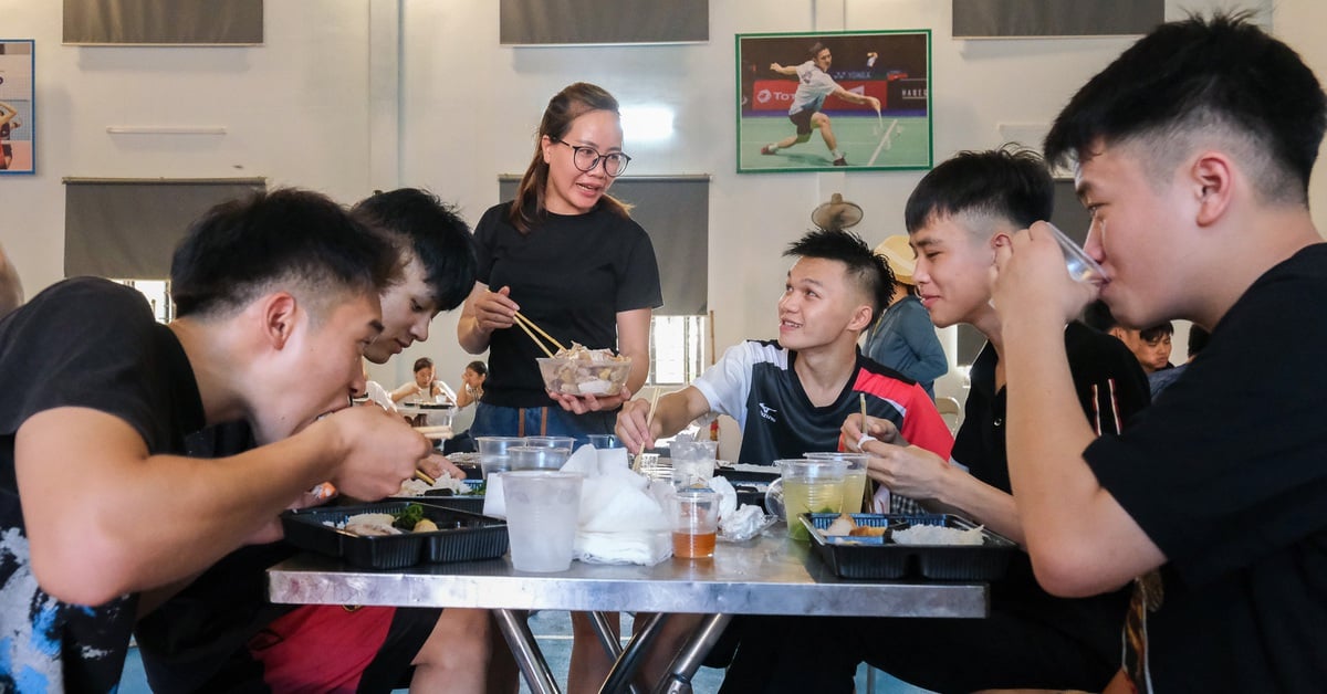 អាហារដែលពោរពេញដោយក្តីស្រលាញ់ពីឪពុកម្តាយនៅក្នុង 'អន្តេវាសិកដ្ឋាន' ក្នុងរដូវកាលប្រឡង