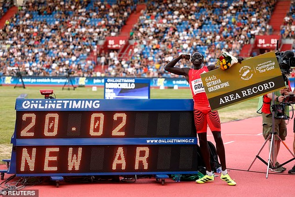 Truyền nhân của Usain Bolt gây chấn động ở giải châu Âu - 2