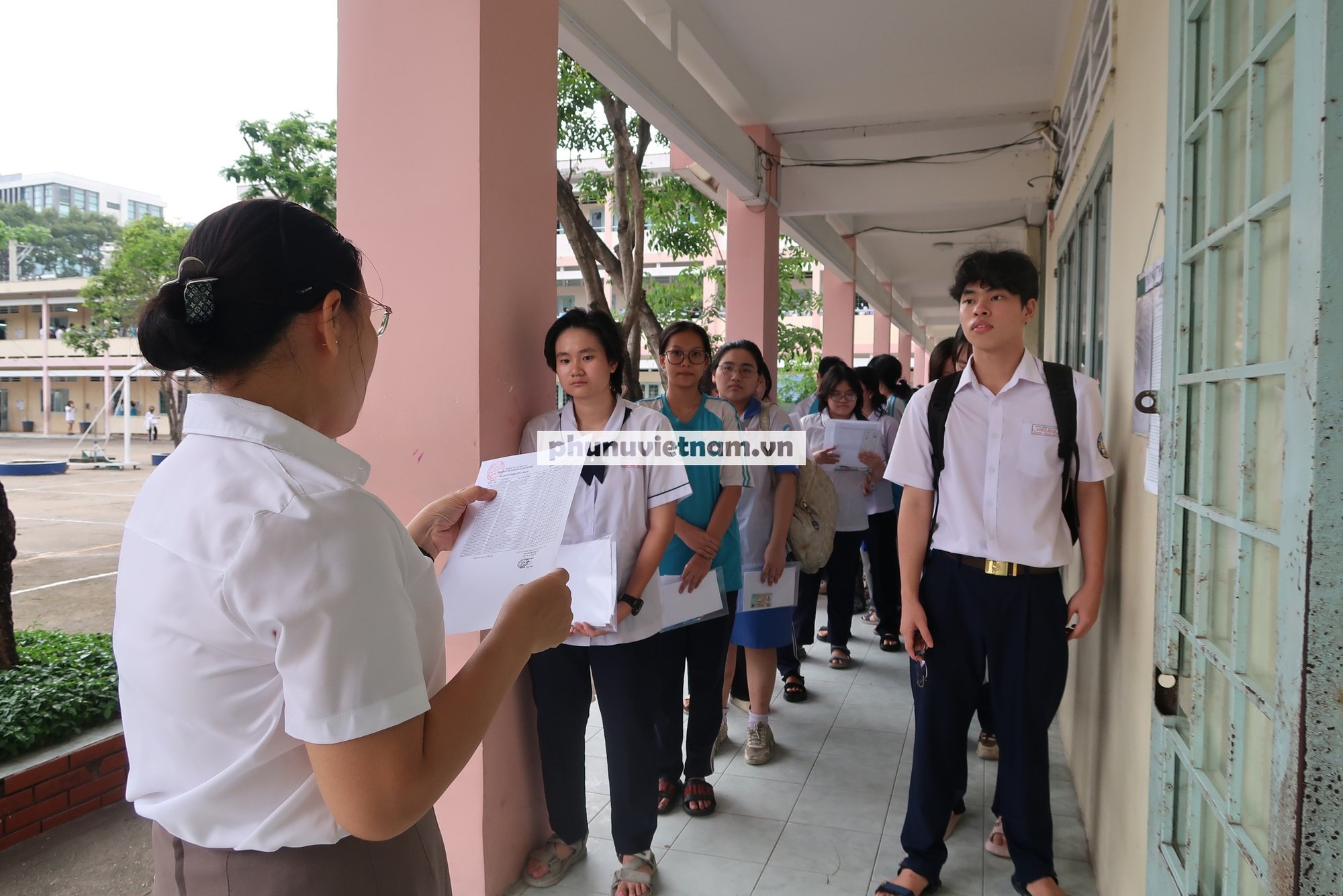 Kỳ thi tốt nghiệp THPT 2025: Thí sinh căng thẳng trước kỳ thi đặc biệt- Ảnh 5.