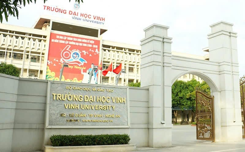 ព្រមាន​ដាក់​វិន័យ​ចំពោះ​មន្ត្រី​សាកលវិទ្យាល័យ Vinh ២​រូប ដែល​និស្សិត​រង​ការ​ចោទ​ប្រកាន់​ពី​បទ​បៀតបៀន​ផ្លូវ​ភេទ