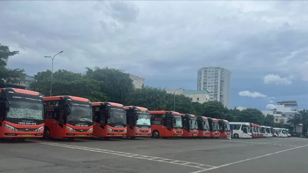 Bố trí xe đưa đón 968 cán bộ từ Bình Dương, Bà Rịa - Vũng Tàu làm việc tại TPHCM 