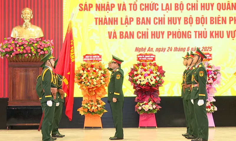 images816250_Anh_1___TT_Bo_Quoc_phong_trao_Quan_ky_QT_cho_Ban_CH_Bo_doi_Bien_phong_.jpg