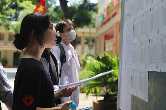 Kỳ thi tốt nghiệp THPT 2025: Phụ huynh đồng lòng 