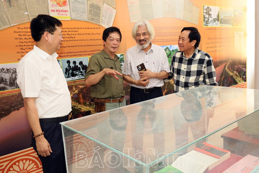 テーマ別展示会「歴史を通して見るハナム」-「ハナムの骨董品の真髄」とベトナム革命ジャーナリズム100年の開幕