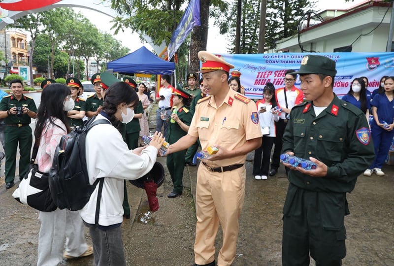 Sáng nay, thí sinh các tỉnh, thành bắt đầu “vượt ải” tốt nghiệp THPT  -0