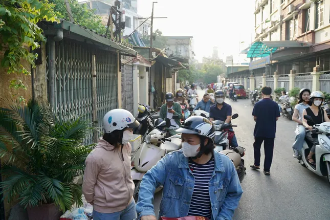 សិស្សជិត 1.15 លាននាក់ឆ្លងផុតការប្រឡងចក្រពត្តិ៖ សំណួរប្រឡងផ្ទាល់ ដោះស្រាយសំណួរអក្សរសាស្ត្រ រូបថត 45