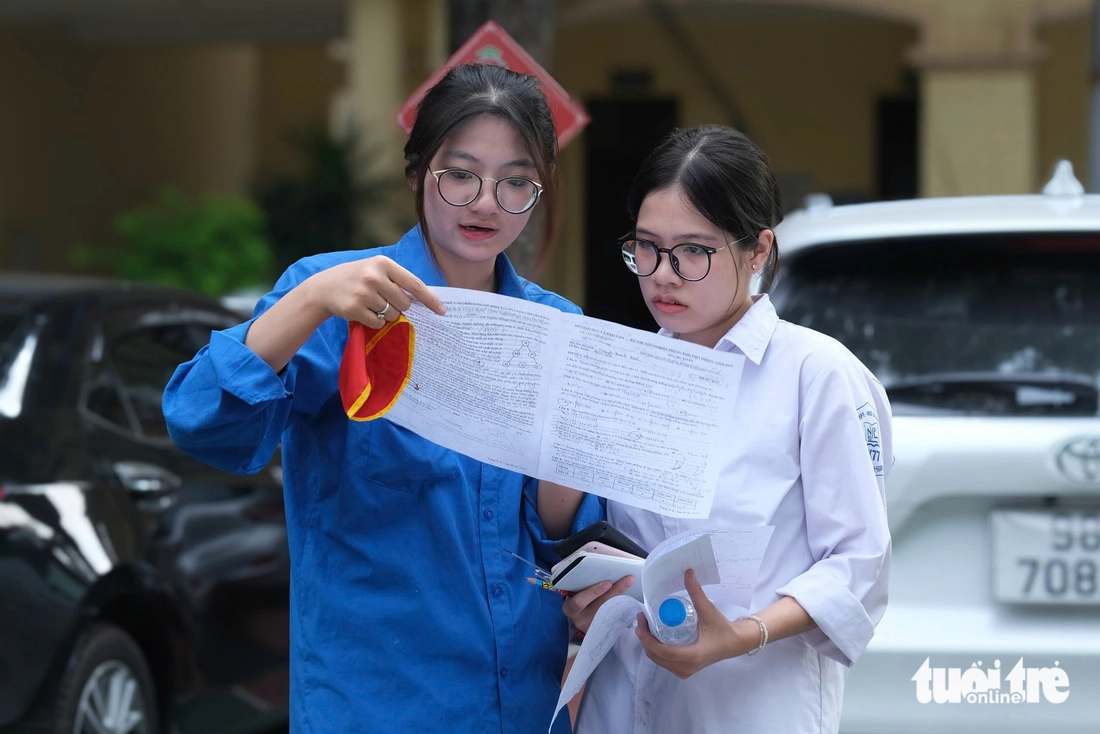 đề thi - Ảnh 3.