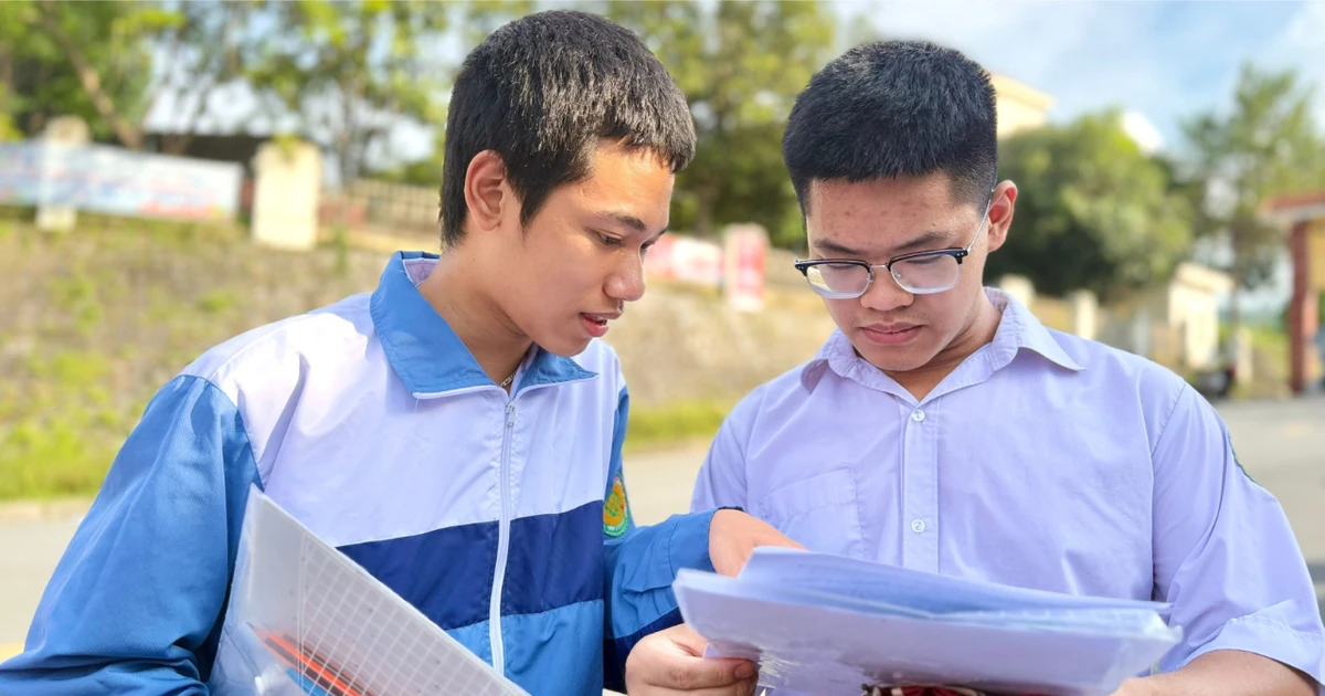 Kỳ thi tốt nghiệp THPT năm 2025: Nhiều thí sinh đánh giá đề Toán khó