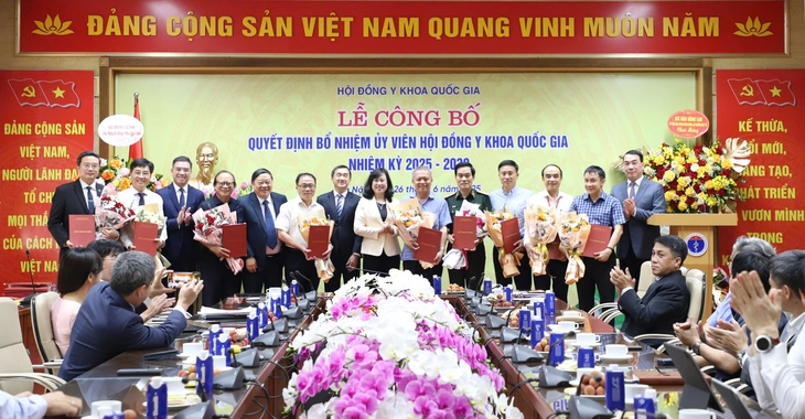 Sinh viên ngành y sắp phải thi đánh giá năng lực 'chuẩn quốc tế' trước khi hành nghề - Ảnh 2.