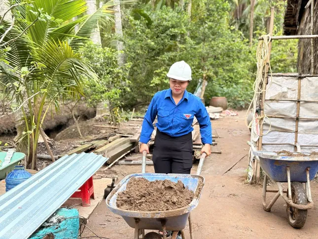 Bến Tre xây, sửa hơn 4.000 căn nhà giúp hộ khó khăn, người nghèo an cư ảnh 1