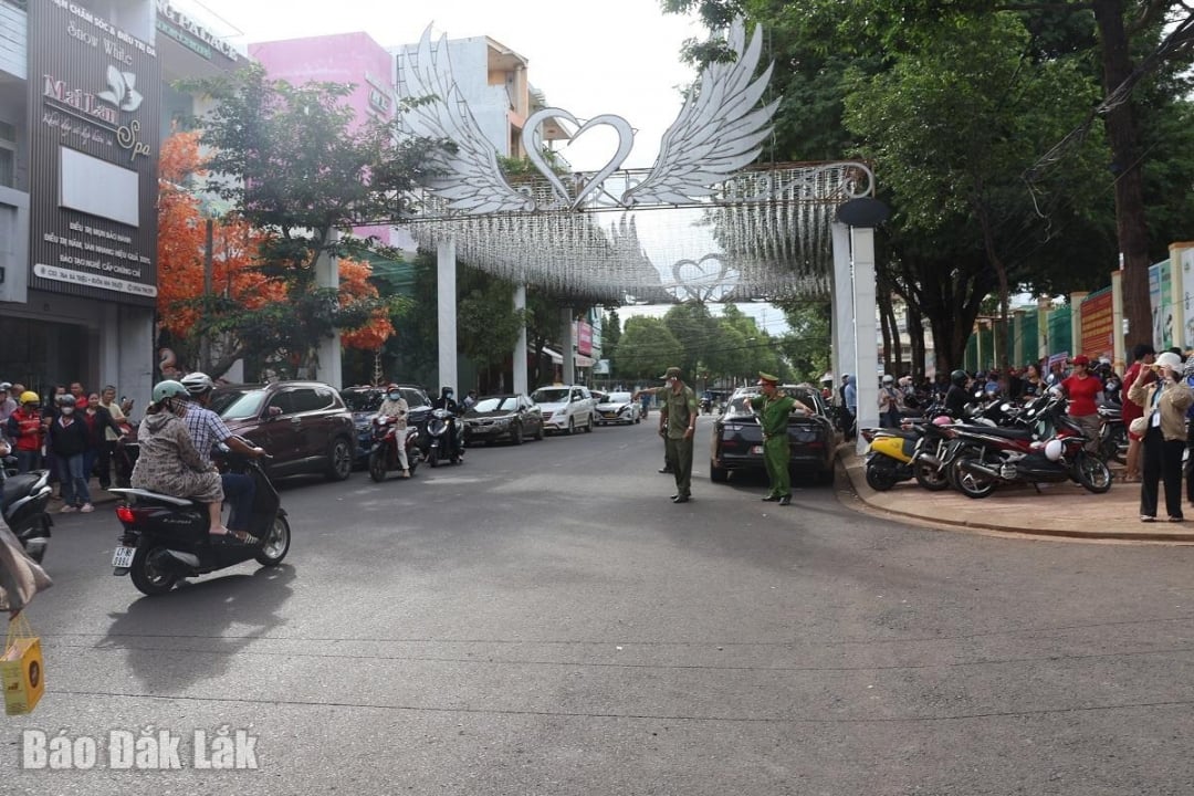Functional forces perform the task of ensuring security, order and traffic safety at Point