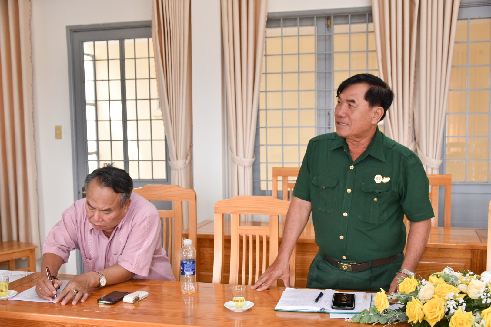  Đại diện Câu lạc bộ Doanh nhân CCB tỉnh Bình thuận góp ý kiến tại hội nghị 