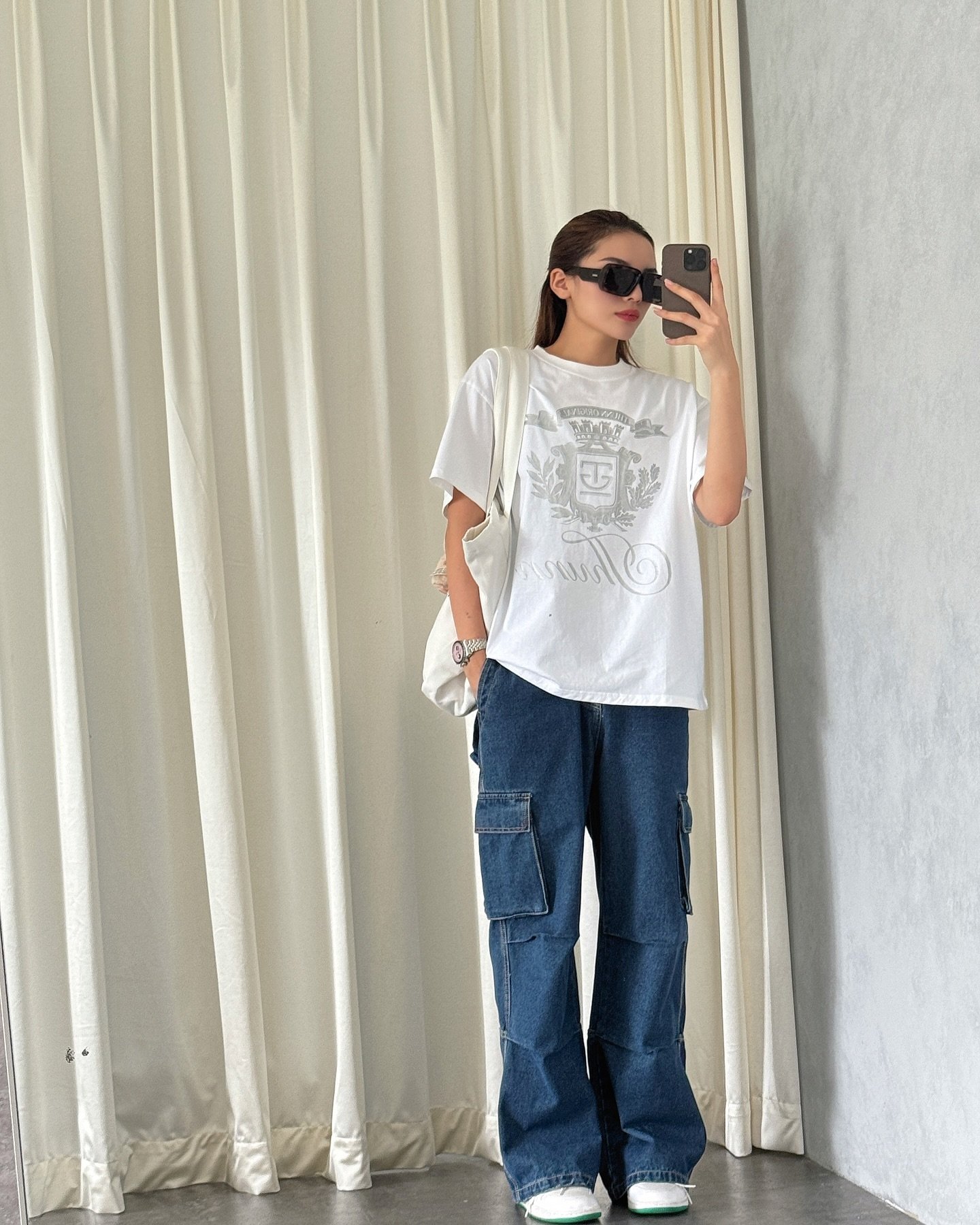 Quần jeans rất đơn giản nhưng sao Việt lại khéo mặc theo 10 cách long lanh, sang chảnh- Ảnh 9.