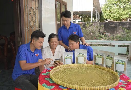 Nông dân 'bắt nhịp' chuyển đổi số