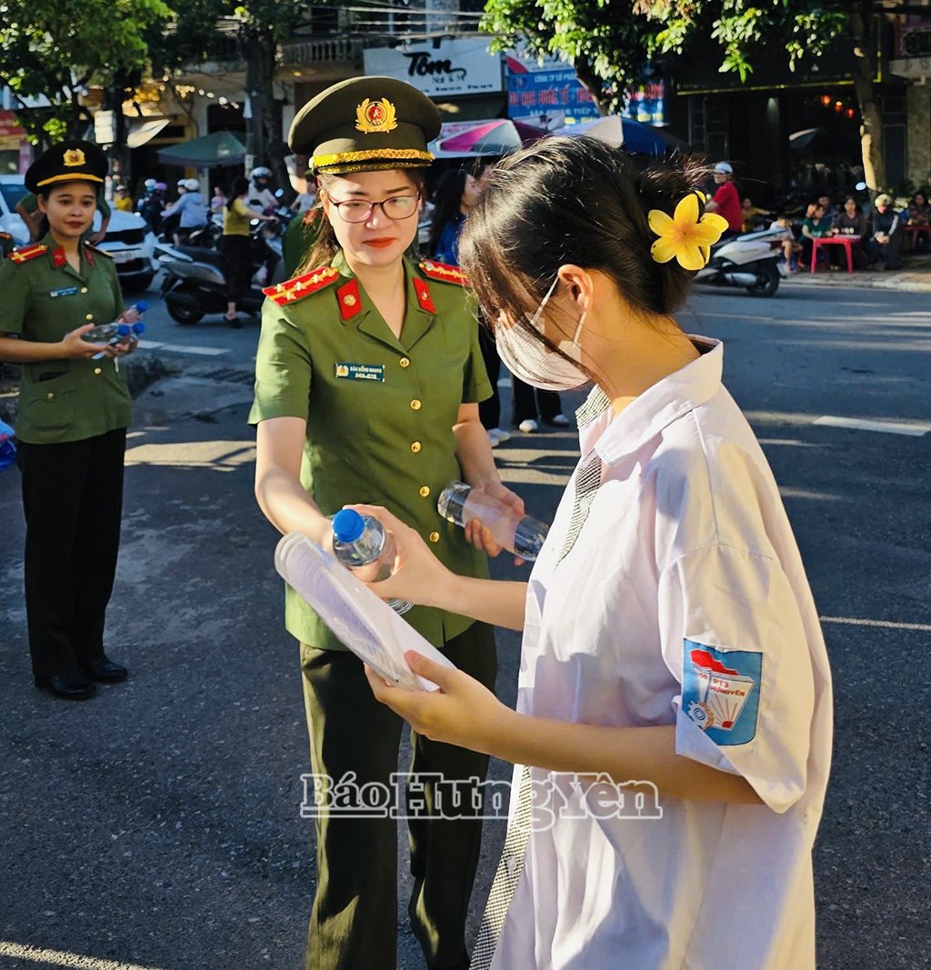 Trong những ngày diễn ra kỳ thi, hoạt động tiếp sức của các cấp bộ Đoàn trong tỉnh góp phần tiếp thêm động lực để các sĩ tử vượt qua kỳ thi quan trọng này