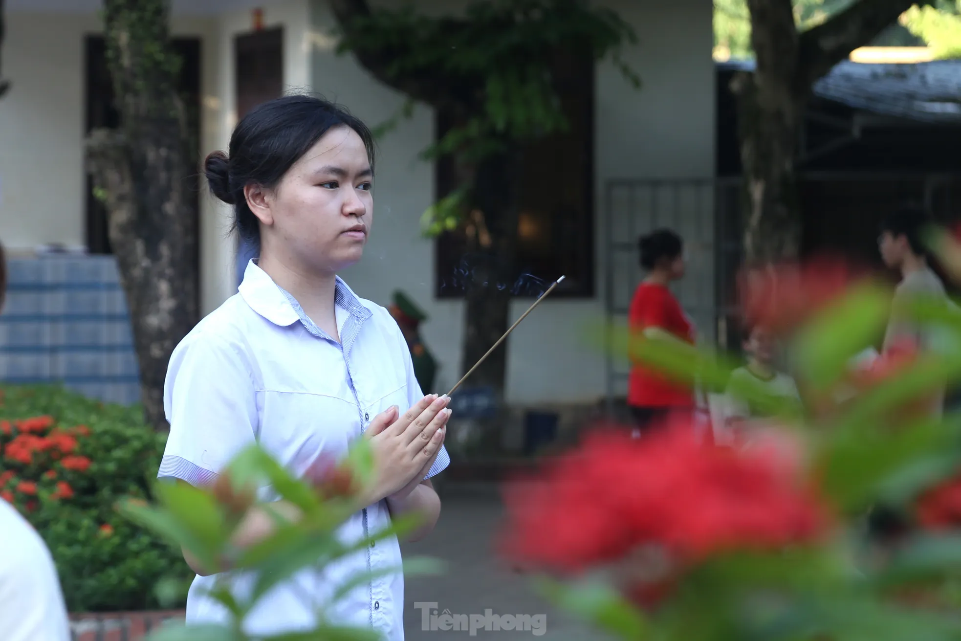 Hành động 'đặc biệt' của sỹ tử trước giờ thi ảnh 6