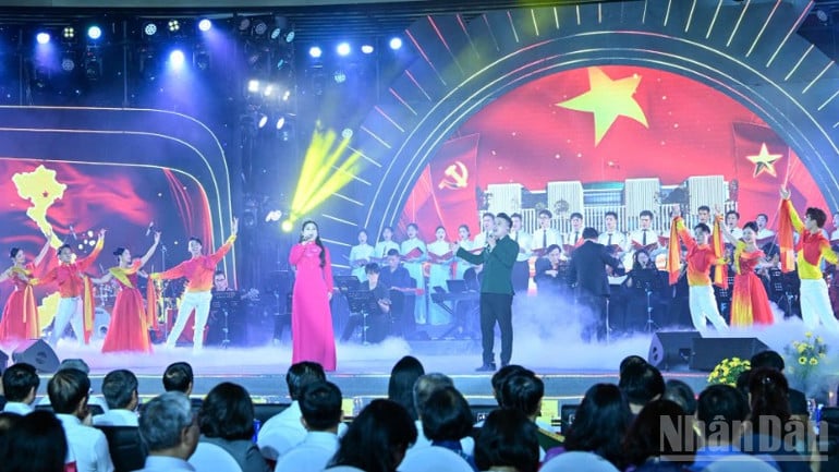 Tiết mục biểu diễn tại lễ trao giải.
