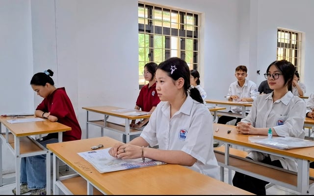 Giáo viên văn nắc nỏm khen đề hay- Ảnh 1.