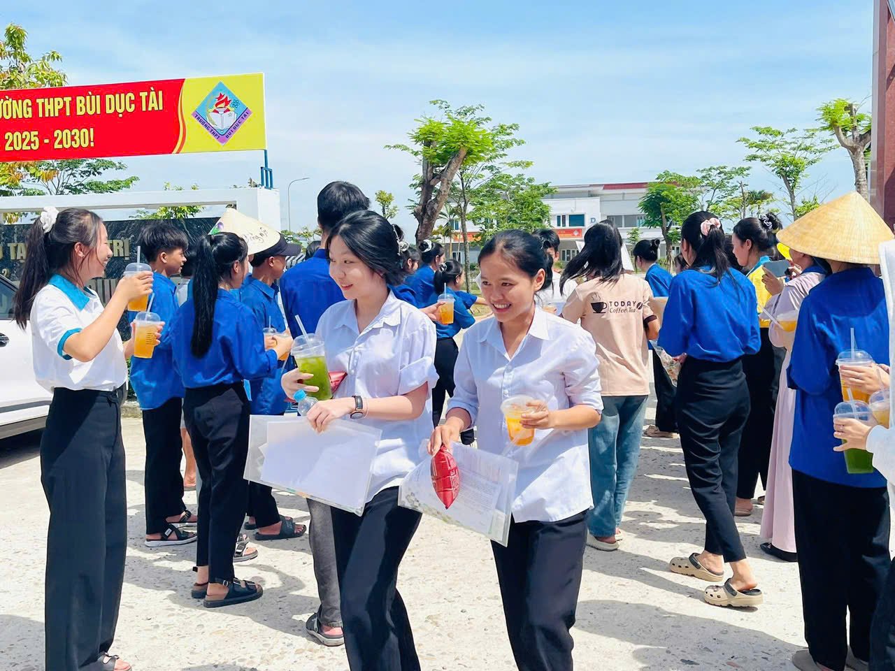 Thí sinh đánh giá đề thi môn Toán kỳ thi tốt nghiệp THPT năm 2025 khó, có tính phân loại cao