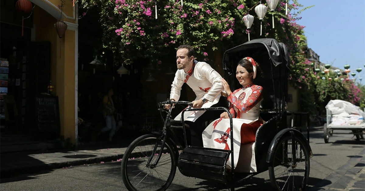 Westerner speaks Quang Nam accent 'like the wind' and the surprising story behind it