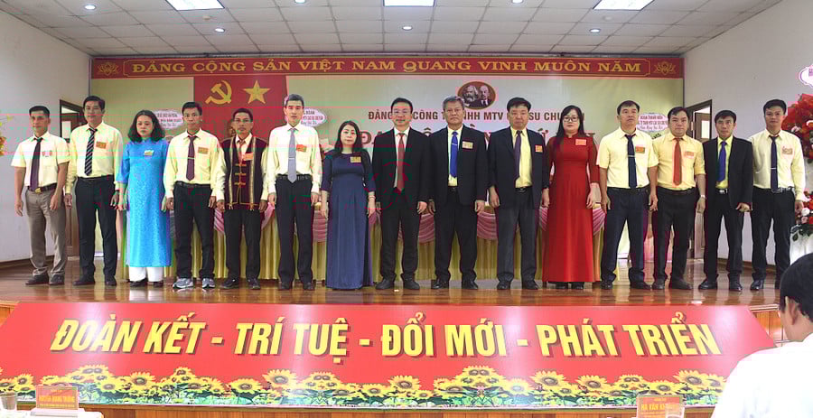 ban-chap-hanh-dang-bo-cong-ty-tnhh-mtv-cao-su-chu-pah-nhiem-ky-2025-2030-ra-mat.jpg