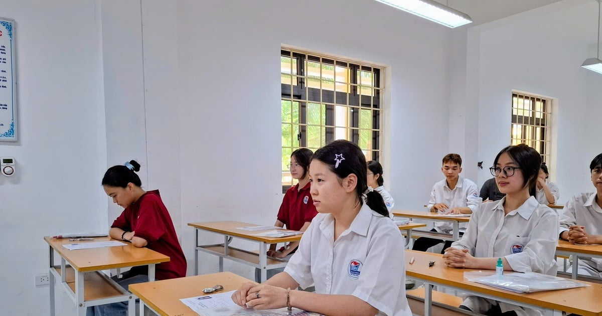 Giáo viên văn nắc nỏm khen đề hay