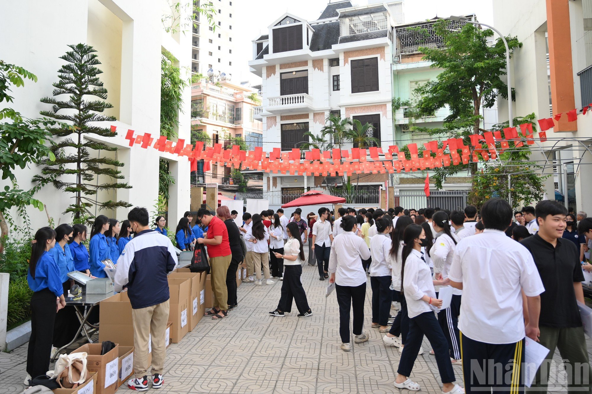 ndo_br_ngay-thi-dau-tien-sang-4929.jpg