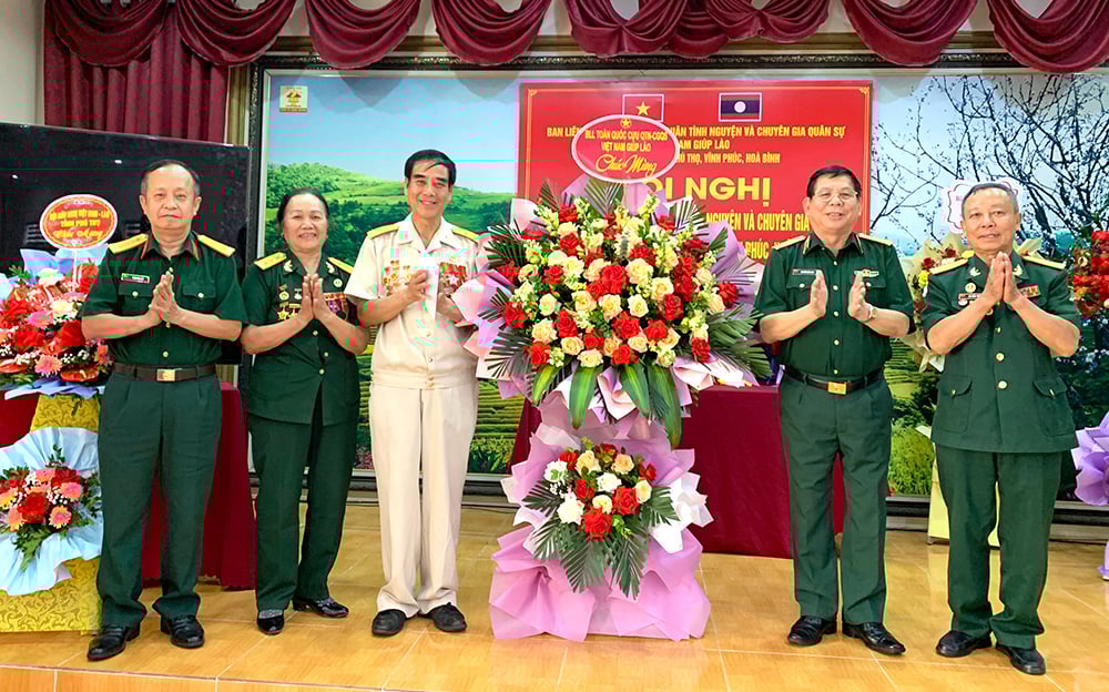 Merging the Liaison Committee of Veterans and Military Experts to Help Laos