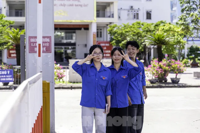 សិស្សជិត 1.15 លាននាក់ឆ្លងផុតការប្រឡងចក្រពត្តិ៖ សំណួរប្រឡងផ្ទាល់ ដោះស្រាយសំណួរអក្សរសាស្ត្រ រូបថត 35