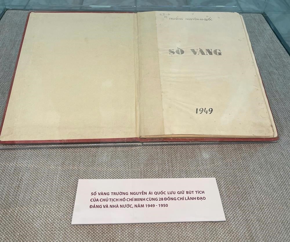 Erstellung eines Dossiers für den Vorschlag, das Goldene Buch der Nguyen Ai Quoc Schule als Nationalschatz anzuerkennen – Foto 2